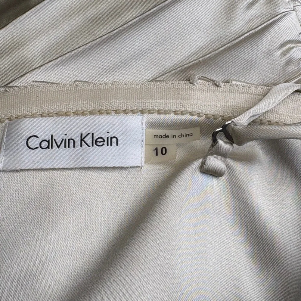 NWT Calvin Klein Cream Pleated Satin Strappy Evening Body Con Mini Dress Sz 10